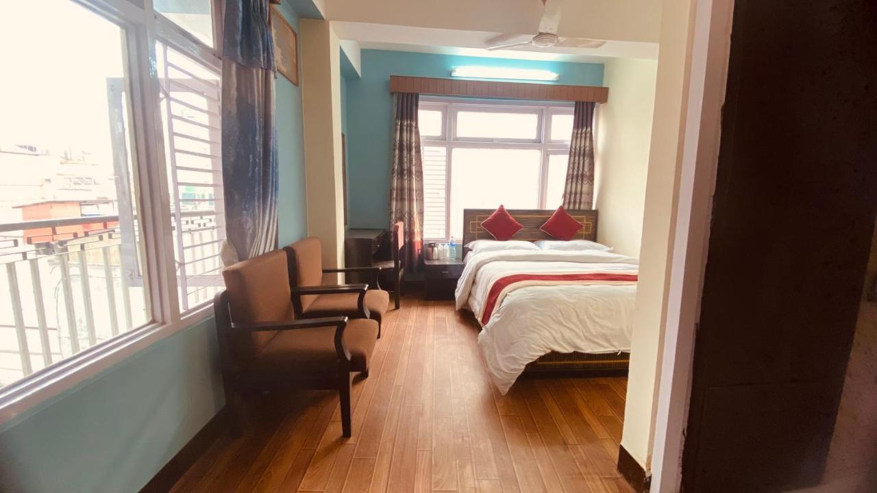 Hotel Discovery Inn Katmandu Zewnętrze zdjęcie
